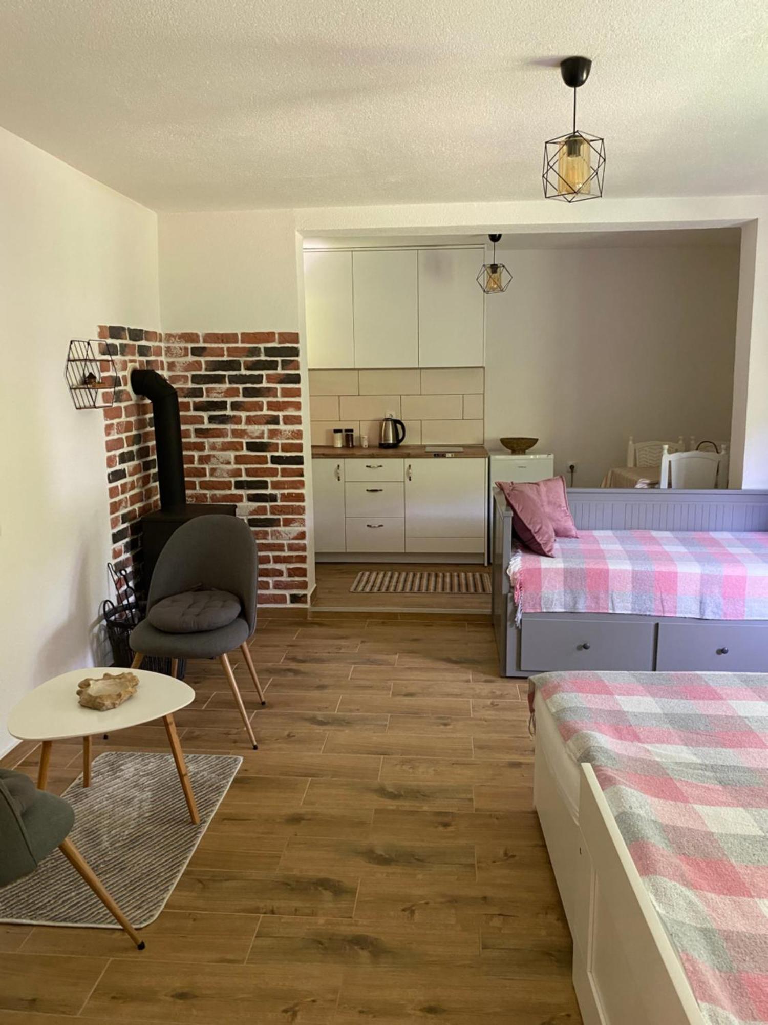 Farmstead Green Haven 모이코바츠 외부 사진